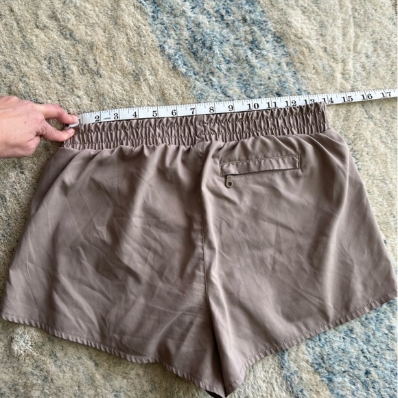 Girlfriend Collective Trail Shorts - Picture 4 of 7